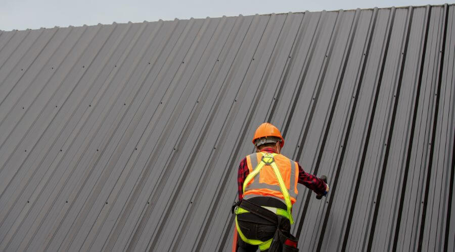 Professional metal roof installation services in Manitowoc, WI
